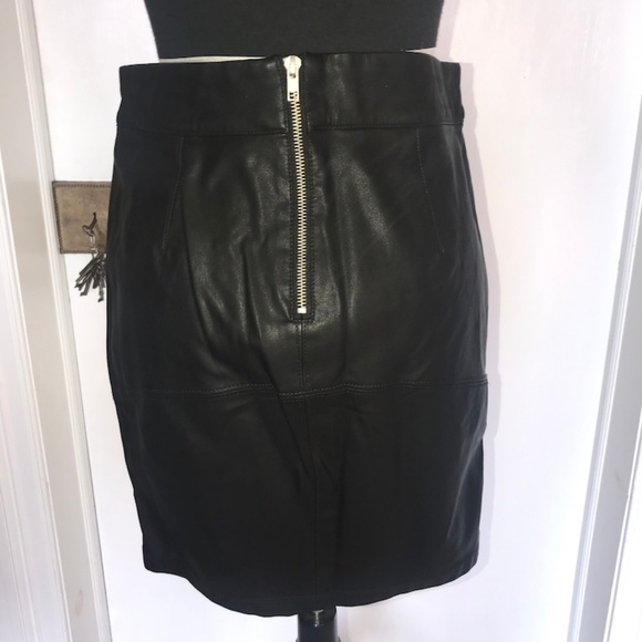 FOREVER 21 faux leather skirt - Picture 3 of 4